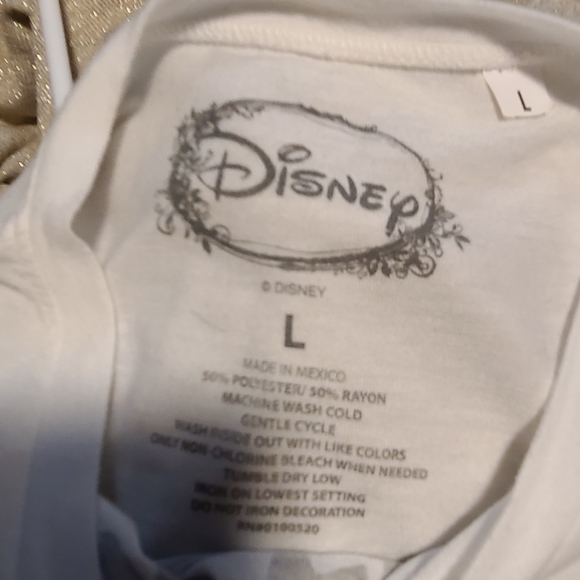 Disney Tee shirt (we're all mad here) - Picture 2 of 2